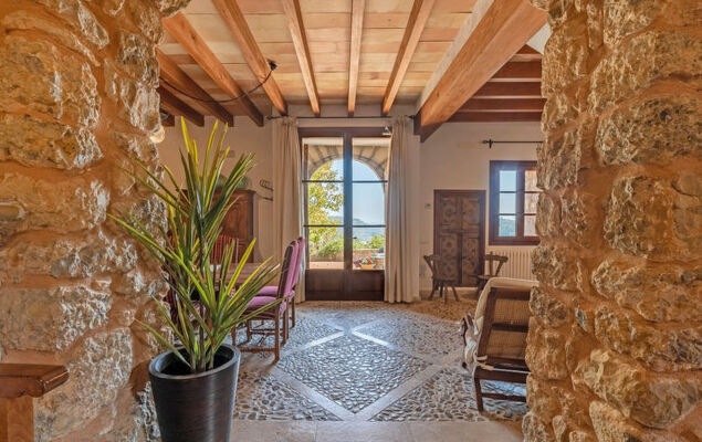 Santa Llucia - Photo 18