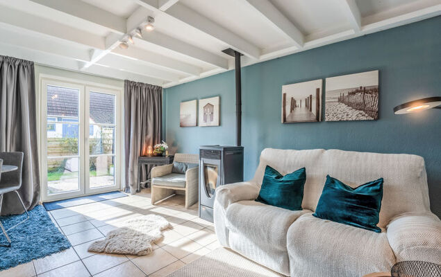 Beluga with parking and shared pool - Photo 1