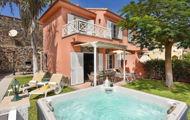 Chalet Santa Ana 7 - Photo 1