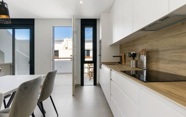 Tropical Beach Penthouse - Photo 8