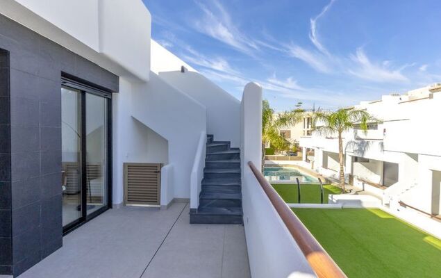 Tropical Beach Penthouse - Photo 15